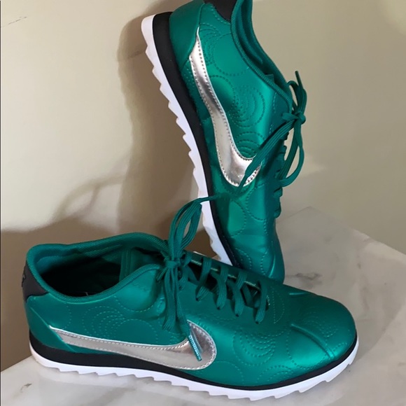 Nike Shoes - Nike sneakers